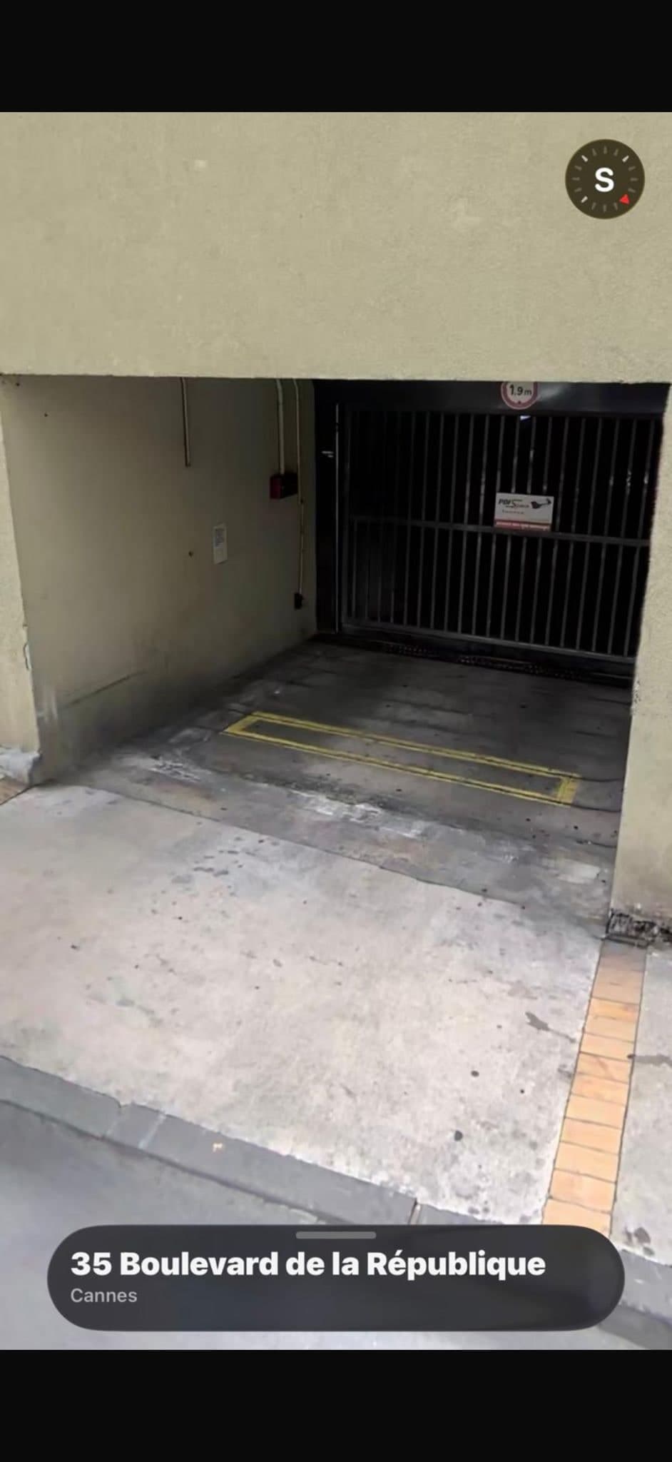 Places de parking en sous terrain - CANNES CENTRE à Cannes — 140 €